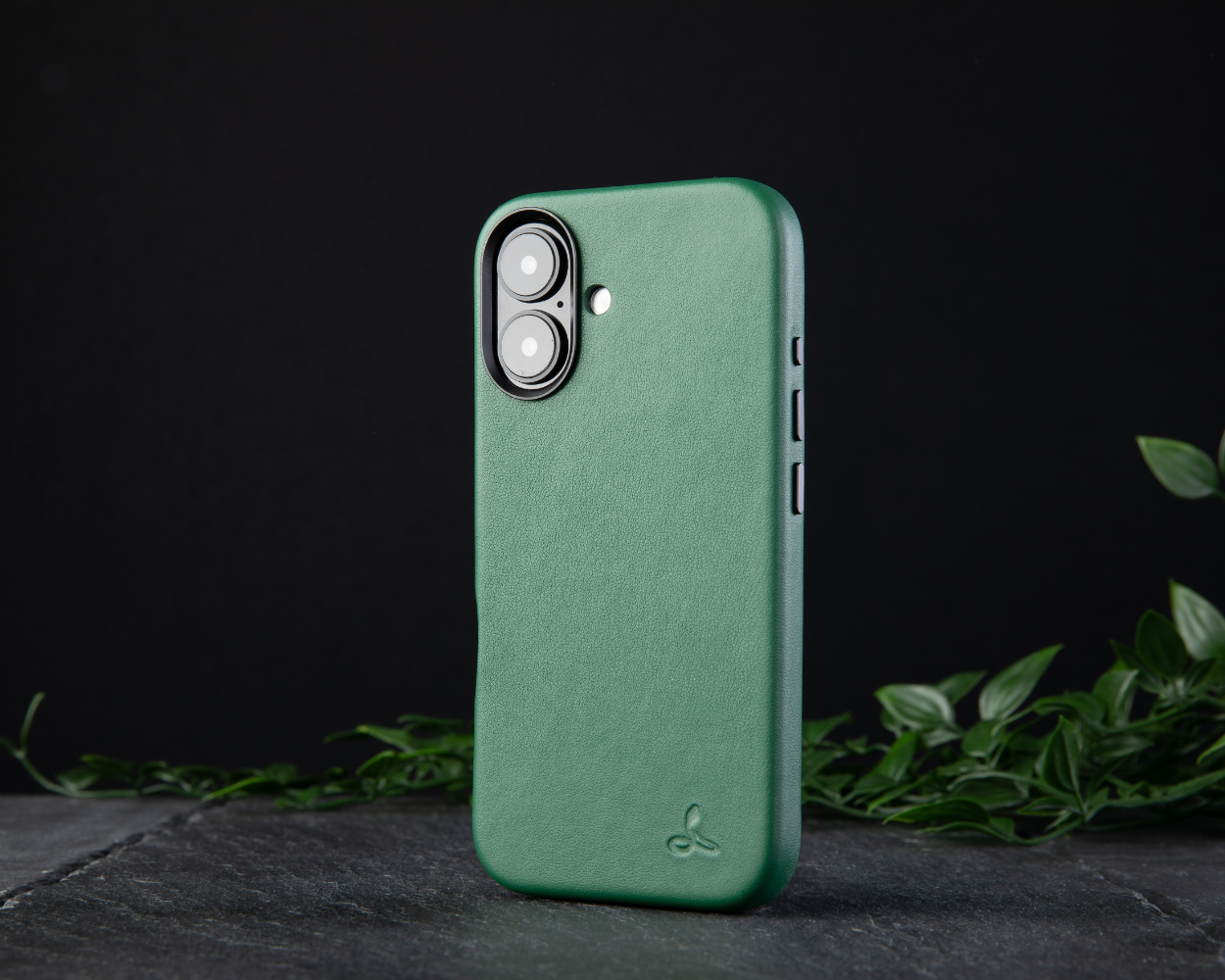 Apple iPhone 16 - Metro Leather Bumper Phone Case