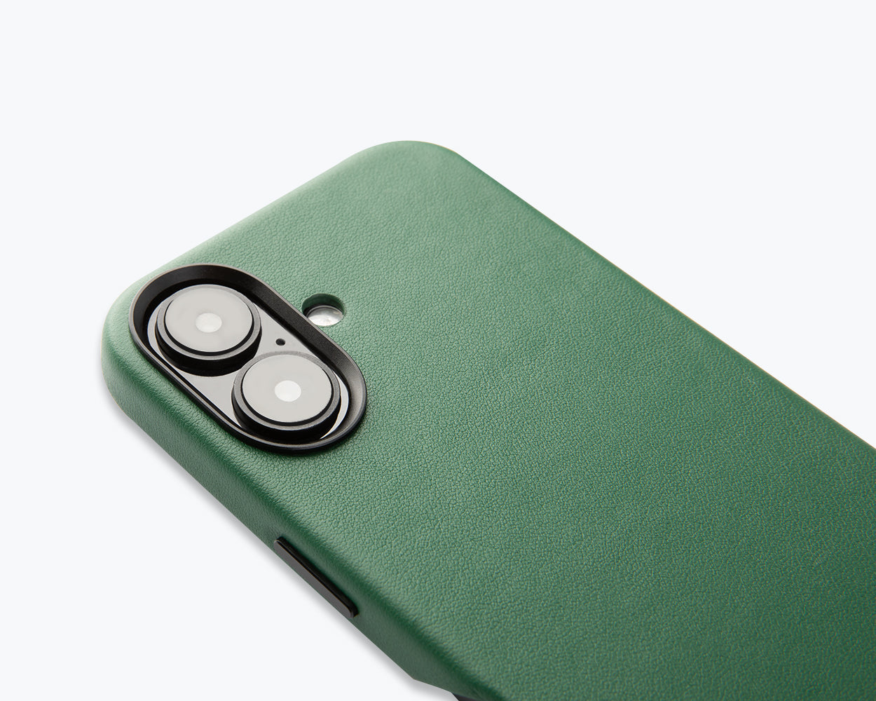 Apple iPhone 16 - Metro Leather Bumper Phone Case