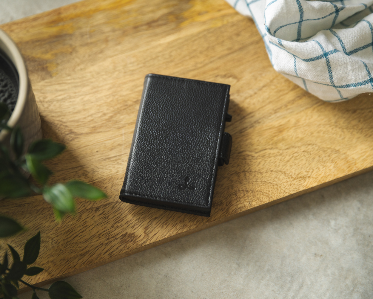 Metro Leather Smart RFID Wallet