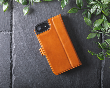 Apple iPhone Leather Wallet オレンジ Best Buy: Apple iPhone Leather Wallet with MagSafe Orange