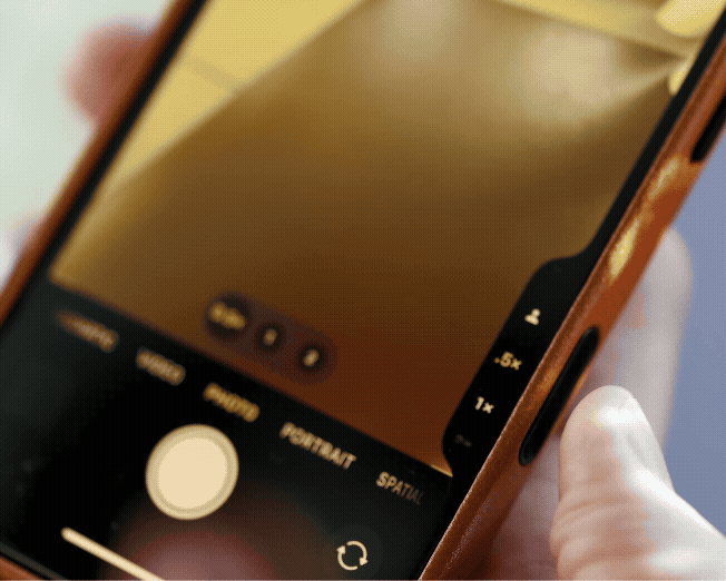 Apple iPhone 17 Pro Max - Metro Slim Leather Phone Case