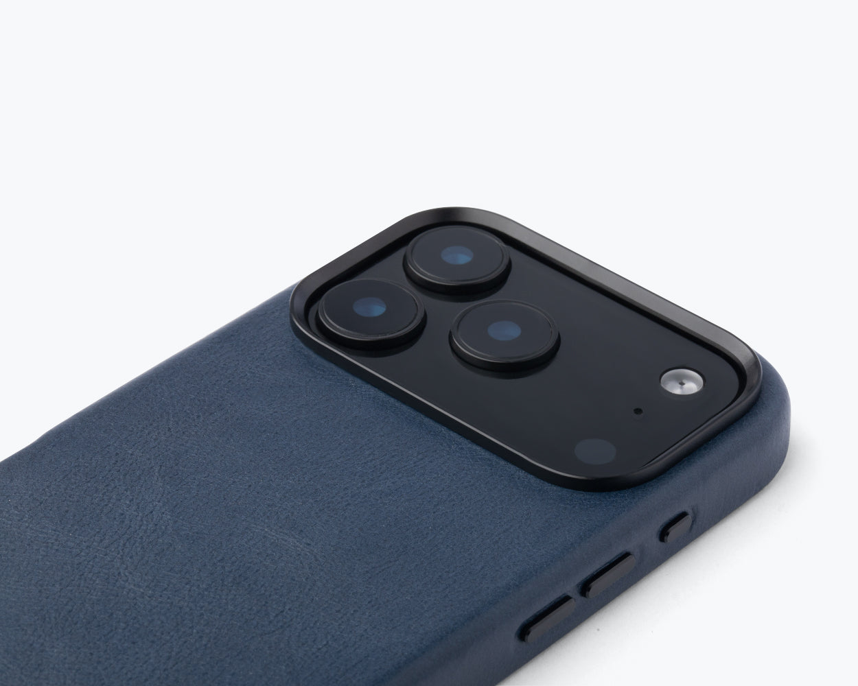 Apple iPhone 17 Pro - Metro Slim Leather Phone Case